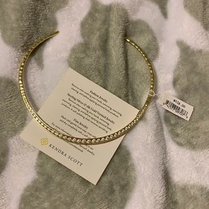 Kendra Scott necklace